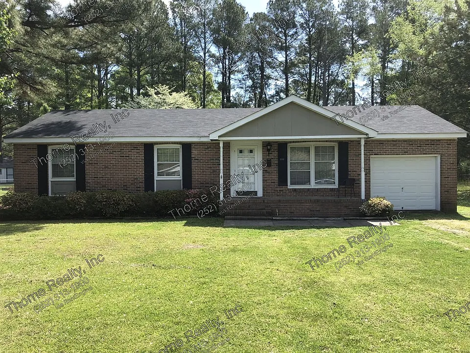 1711 Woodlawn Dr