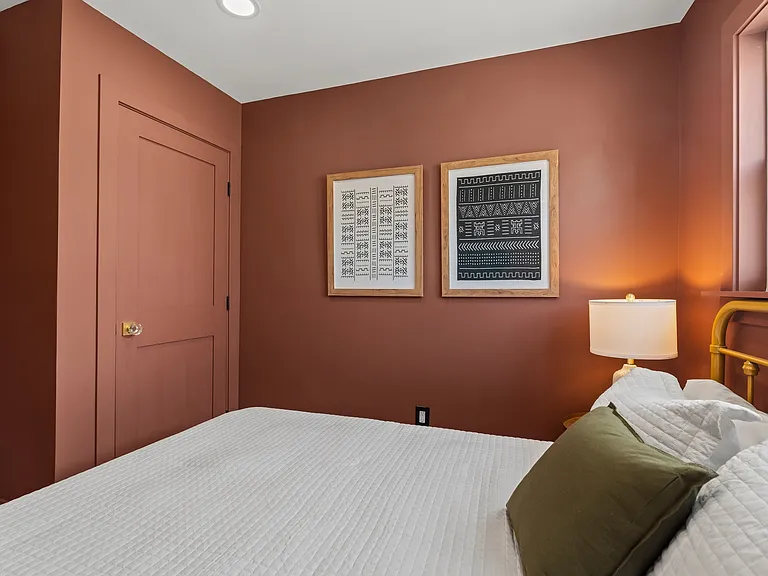 1031 Mercy St — Photo 29