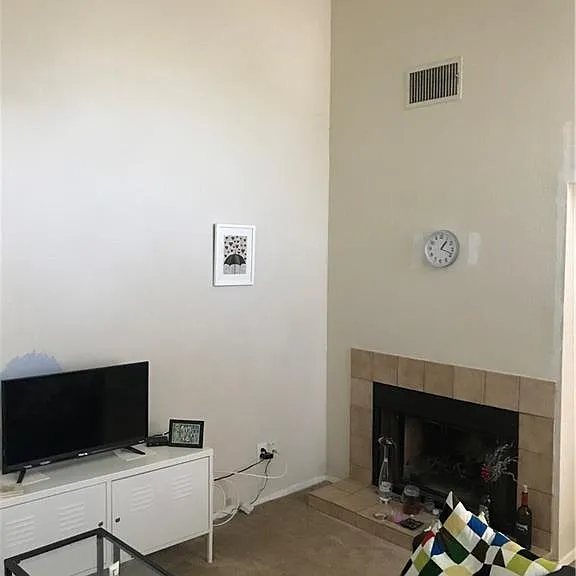 2811 Rio Grande St #301 — Photo 4