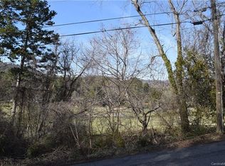 52 Dover St, Asheville, NC 28804