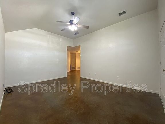 2nd image of 5608A Luxor Dr
