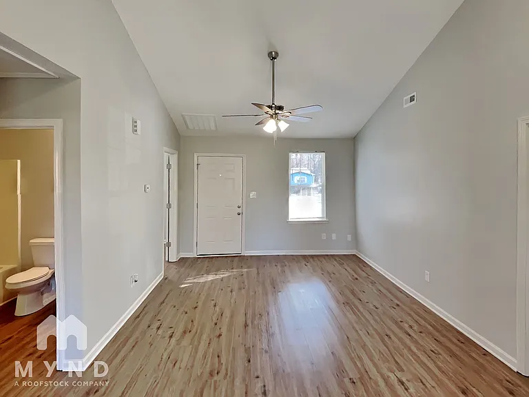 2113 Sunset Blvd — Photo 4