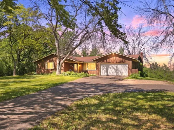 577 White Oak Dr, Hudson, WI 54016