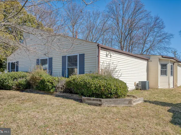 5 Morrow Ct, Randallstown, MD 21133