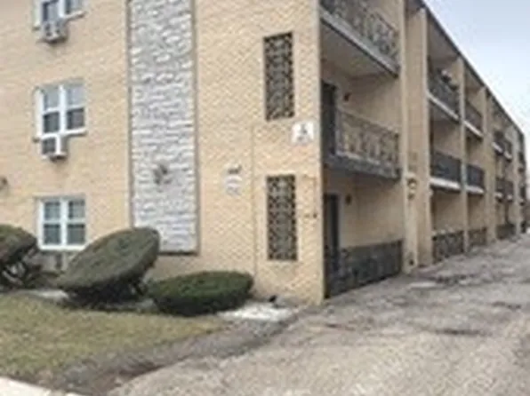 6464 N Northwest Hwy #2-E, Chicago, IL 60631