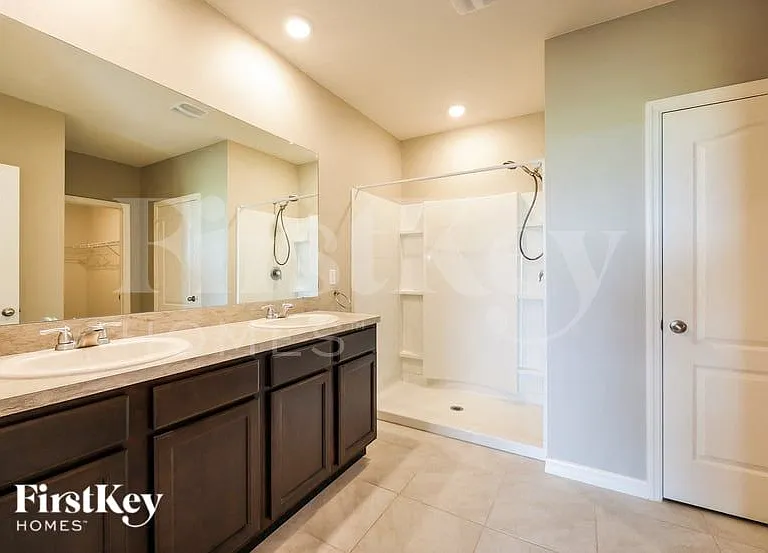480 Burnham Cir — Photo 10
