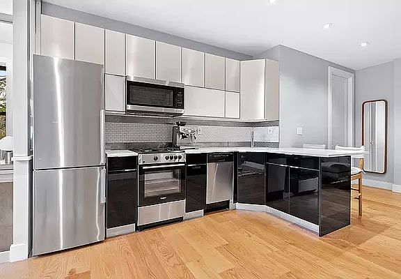 2nd image of 19 Grace Ct APT 5D