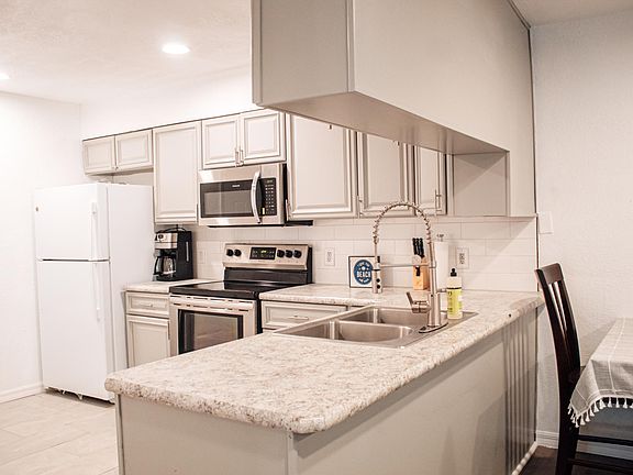 4th image of 14681 Sunset St APT B
