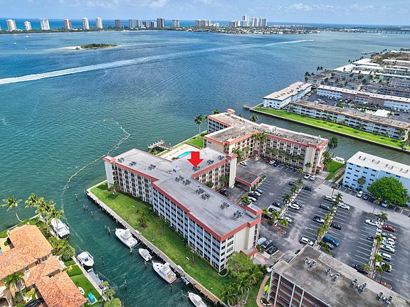 4th image of 105 Paradise Harbour Blvd APT 203