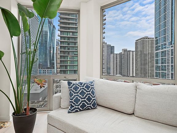 4th image of 222 N Columbus Dr APT 1310