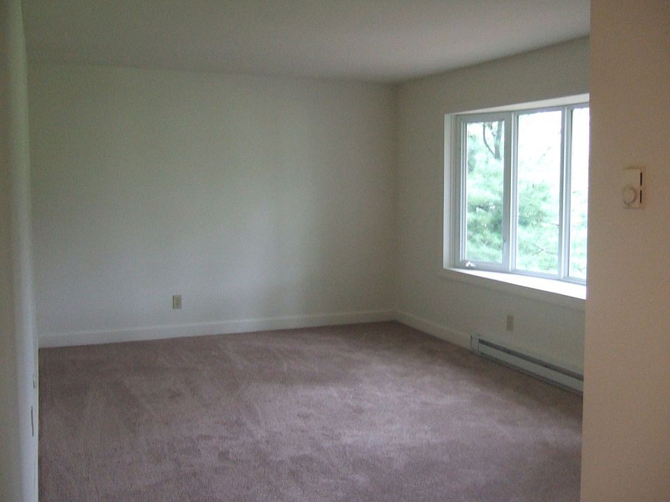 2nd image of 941 Beaver Dam Rd