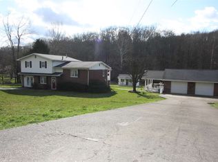 8201 McComas Rd, Salt Rock, WV 25559