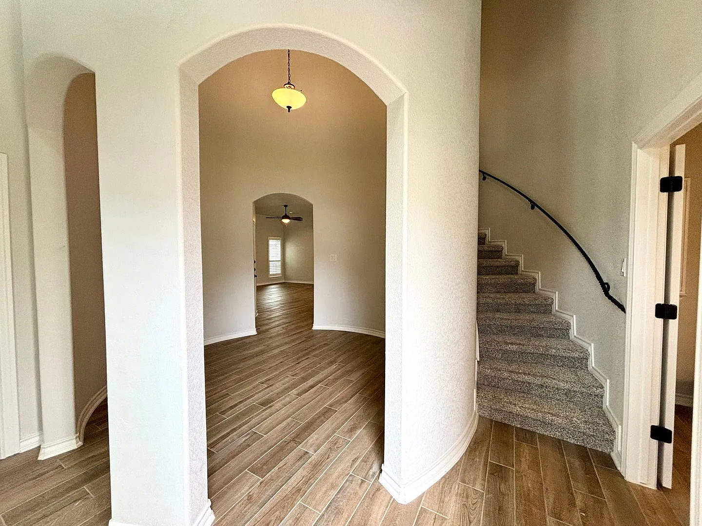 Luxury Living in Arcadia Ridge Corner Lot, 3 Full Baths & Resort-Style Amenities! — Photo 4