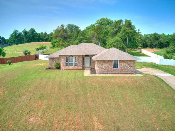 7521 Dripping Springs Ln, Oklahoma City, OK 73150