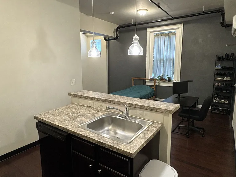 602 N. Queen St. — Photo 4