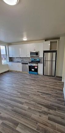 5th image of 11810 Liberty Ave #2