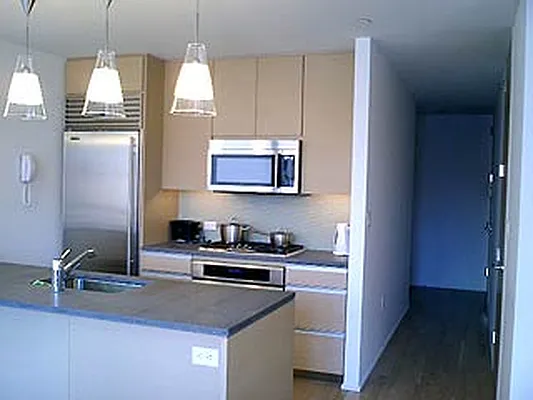 Rented by R New York | media 19