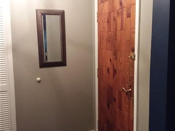3rd image of 138 Ingleoak Ln