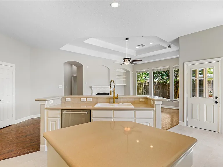 2635 Katie Harbor Dr — Photo 10