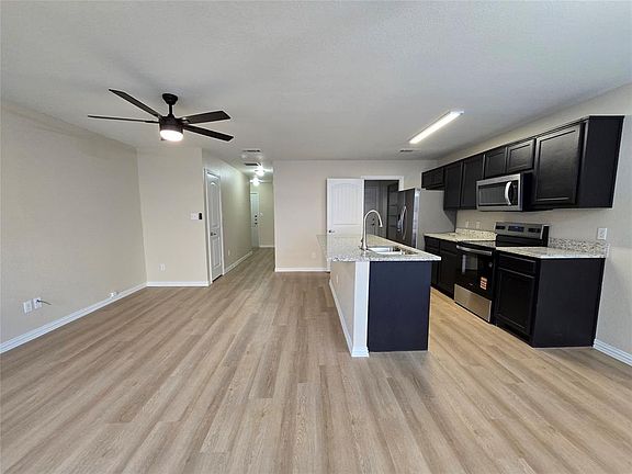 3rd image of 2317 Bloomfield Dr #2317