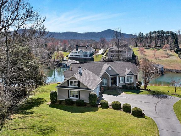 2nd image of 216 Mountain Shore Dr