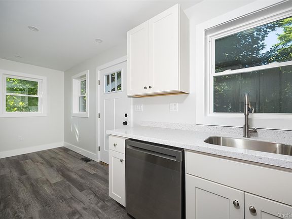 4th image of 5 Douglas St #B