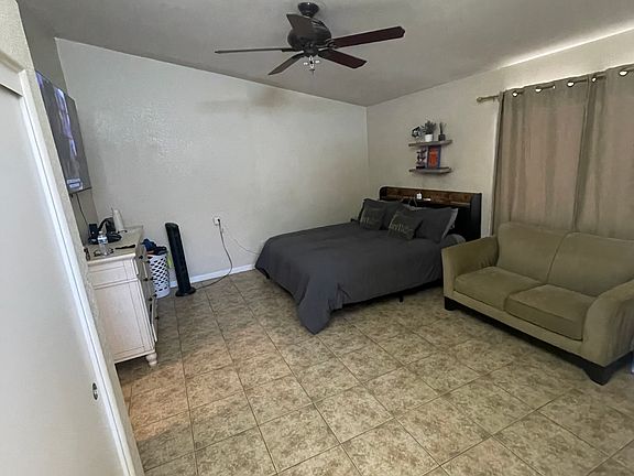 2nd image of 581 Larkspur Ln