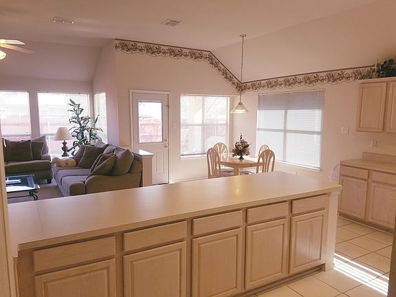 4th image of 4710 Thames Dr