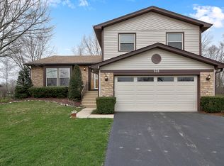 628 Sunrise Ct, Carol Stream, IL 60188