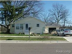 310 N Hibbard St photo 1