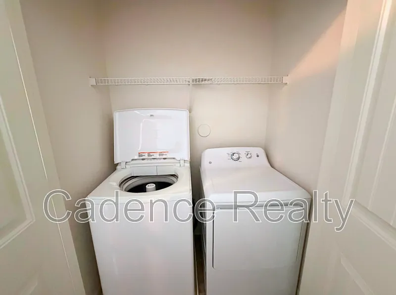 2 bed, 2.5 bath, $1,650 — Photo 3