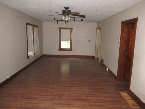 2nd image of 472 Main St