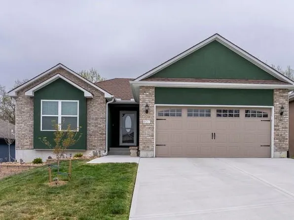 907 Highland St, Pleasant Hill, MO 64080