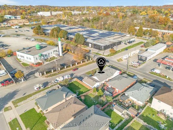 50 Galt Ave, Cambridge, ON N1R 8N5