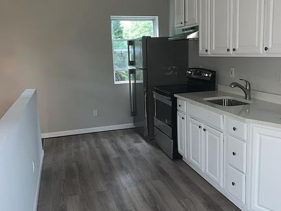 2nd image of 110 Foxdale Ln #2