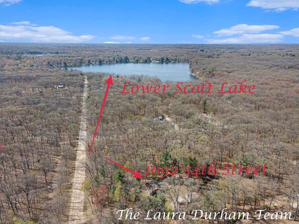 1092 54th St, Fennville, MI 49408