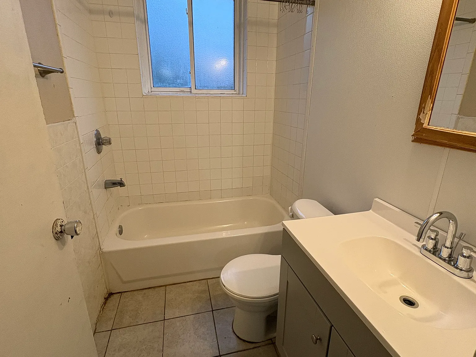 2 bed, 1.5 bath, $975 — Photo 2