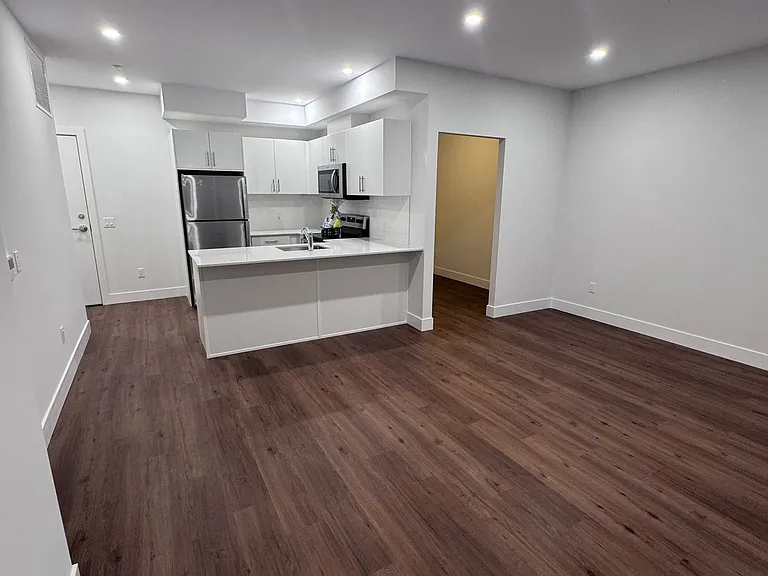 1000 Lackner Pl #514 — Photo 7