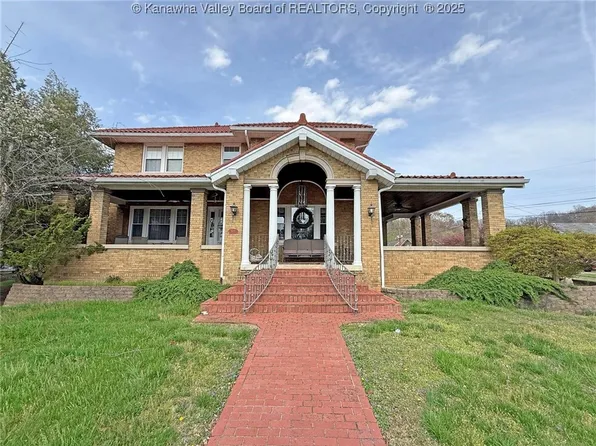 802 Maple Rd, Charleston, WV 25302