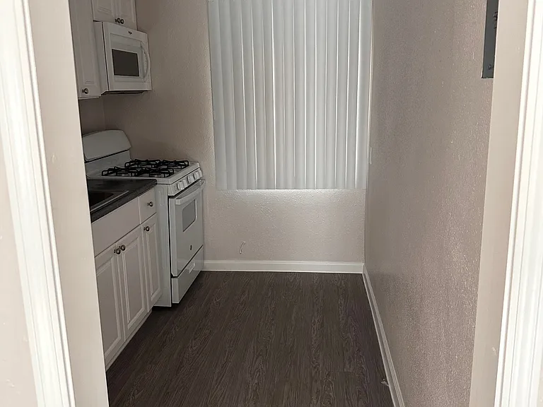 7744 Reseda Blvd #24 — Photo 7