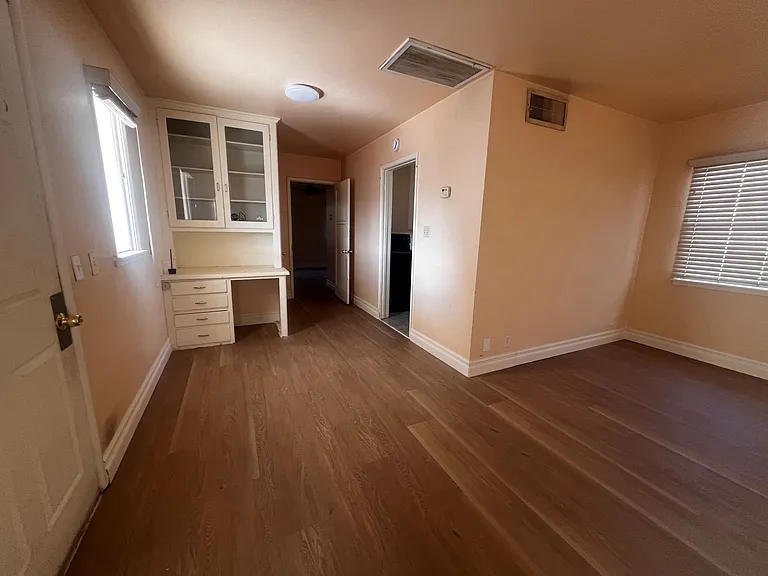 301 Chestnut St #1/2 — Photo 4