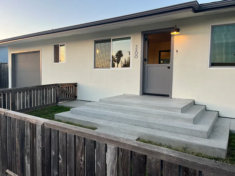 3200 Tide Ave — Photo 1