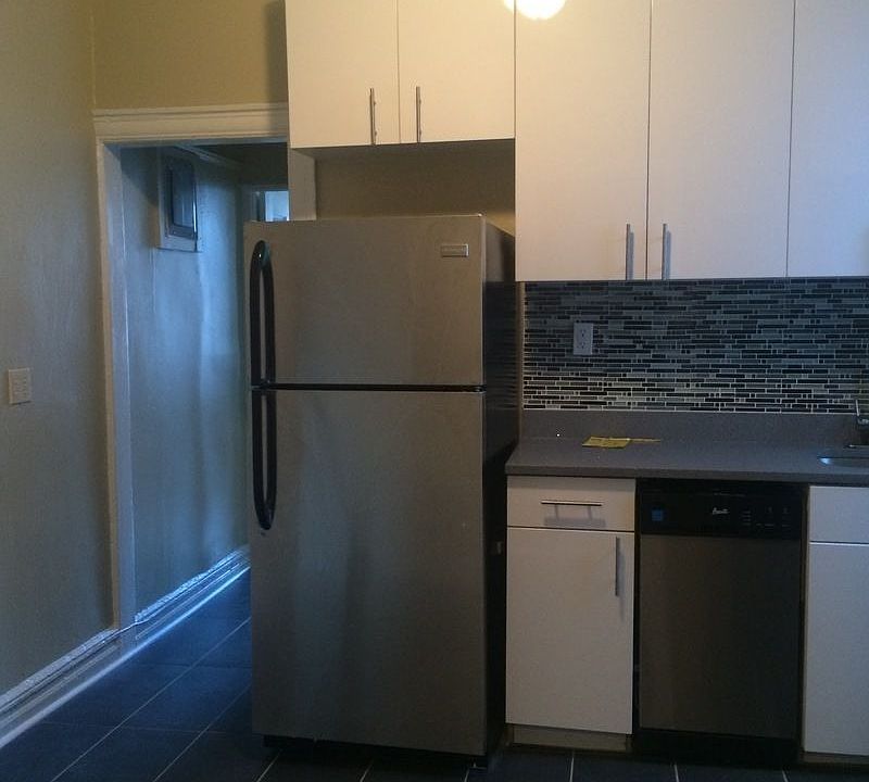 2nd image of 1082 President St