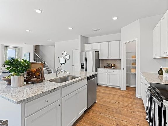 7th image of this home