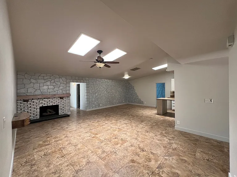 6247 Katella Ave — Photo 3