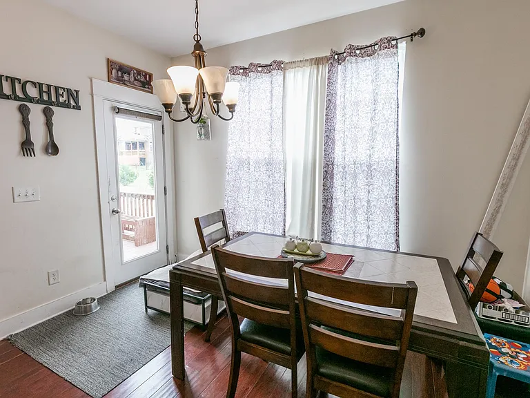 726 Newcomb St — Photo 15
