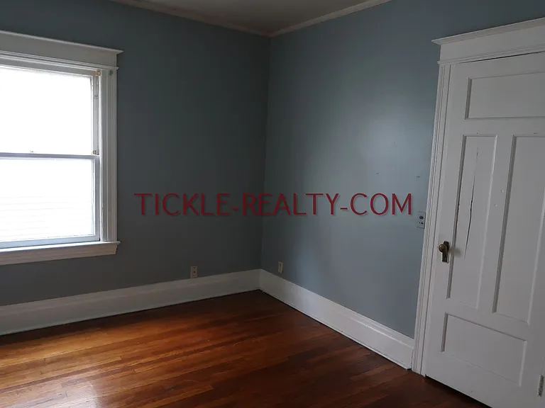 368 Alexander St — Photo 7