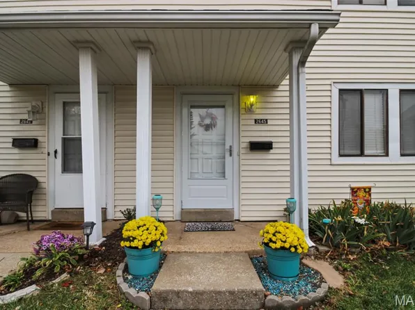 2645 Falcons Way, Saint Charles, MO 63303