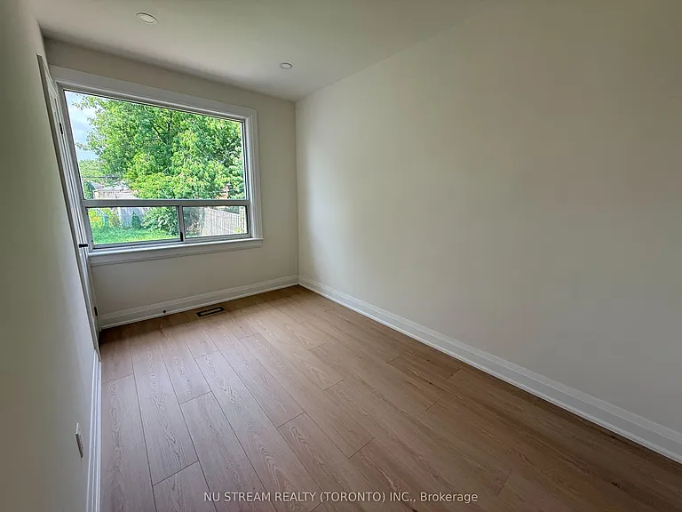 6 Rosemarie Dr #UPPER LEVEL — Photo 6