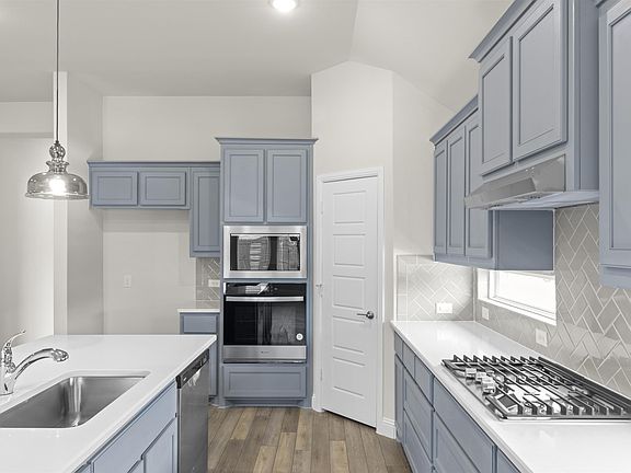 5th image of 607 Creekview Ln